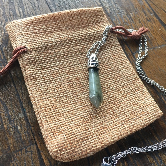 Labradorite Necklace | Crystal Pillar Necklace | Labradorite Pillar Necklace - Picture 3 of 3